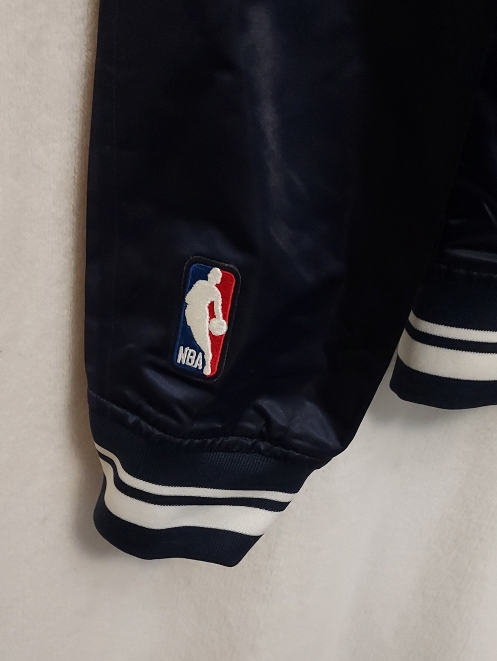 Pro Standard Timberwolves Bomber Jacket - Picture 6 of 16